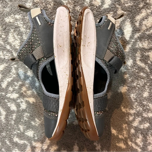 Chaco Odysessy Sport Closed Toed Sandals - Picture 4 of 12